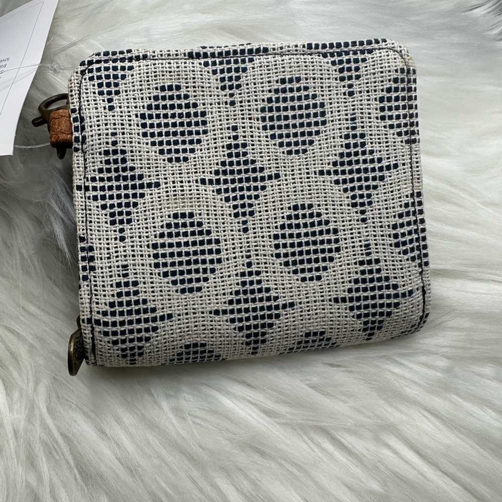 Thirty-one geometric Pattern Wallet - Picture 2 of 6